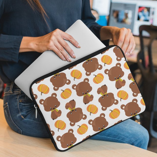 Funda Para Portátil Patrón De Osos, Osos Cubiertos, Caída, Calabazas (Subido por el creador)