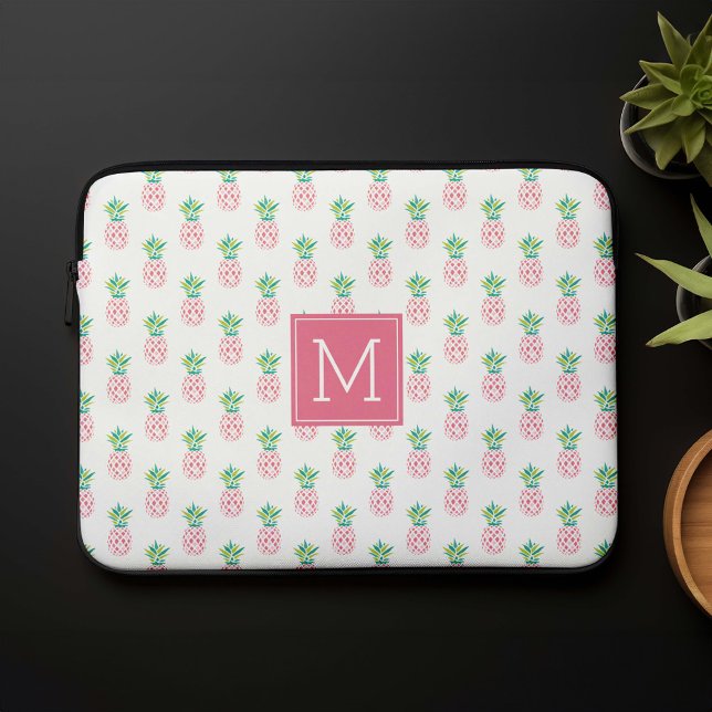 Funda Para Portátil Patrón de piñas monogramadas rosadas (Subido por el creador)