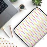 Funda Para Portátil Patrón de puntos de color arcoiris pastel<br><div class="desc">Un patrón de círculos arcoiris en colores pastel múltiples. Todas tienen formas y tamaños diferentes y están dispuestas en un estilo retro.</div>
