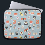 Funda Para Portátil Patrón de rollo Sushi Nigiri Maki<br><div class="desc">Comida de sushi japonesa divertida con un fondo azul.</div>