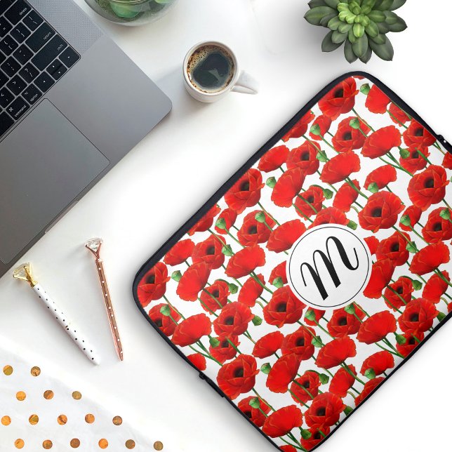 Funda Para Portátil Patrón floral y monograma de los Poppies rojos (Red Poppy Pattern with Monogram Laptop Sleeve (add your own initial))