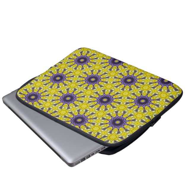 Funda Para Portátil Patrón Geométrico Cuado Amarillo Púrpura Kaleidosc (Inferior anverso)