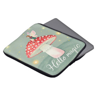 Funda Para Portátil Pequeño hada encaramada sobre hongos y resplandeci