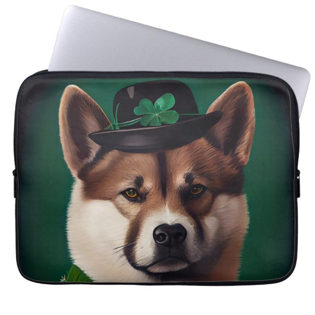 Funda Para Portátil Perro akita en el vestido del Día de San Patricio (Frente)