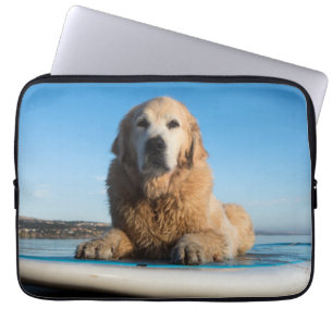 Funda Para Portátil Perro del golden retriever que pone en un tablero
