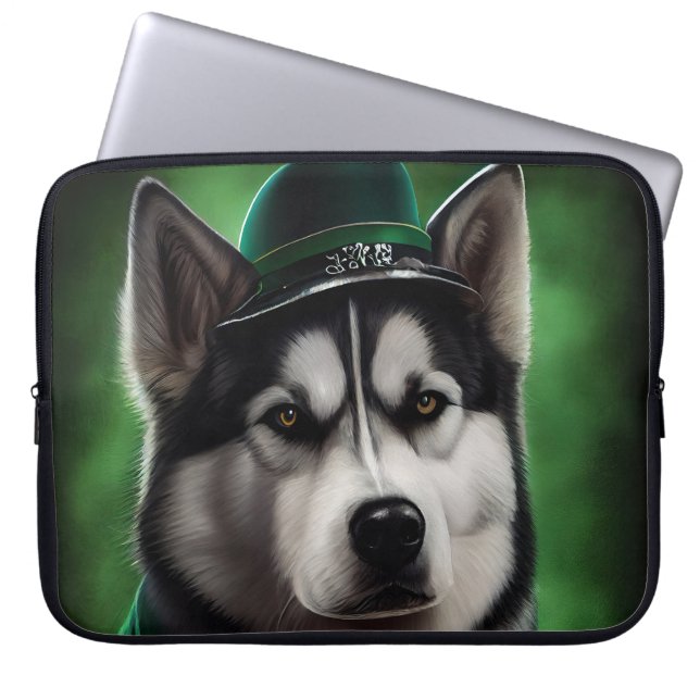 Funda Para Portátil Perro Malamute de Alaska con vestido de San Patric (Frente)