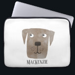 Funda Para Portátil Perro recuperador de chocolate personalizado<br><div class="desc">Un perro de Chocolate Labrador Retriever para hacerte sonreír. Cambie o quite el nombre al personalizar. Arte original de Nic Squirrell.</div>