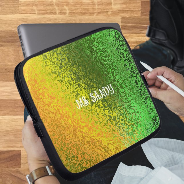 Funda Para Portátil Personaliza el nombre Shiny Shades of Green & Yell (Personalize Name Shiny Shades of Green & Yellow Laptop Sleeve)