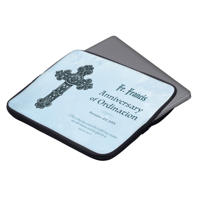 Funda Para Portátil Personaliza, sacerdote de aniversario de ordenació (Superior anverso)