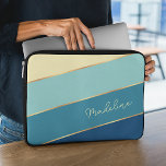 Funda Para Portátil Personalizado Azul oscuro Verde azulado Pastel ama<br><div class="desc">Mantén tu nuevo dispositivo electrónico a salvo de las escorias y arañazos con esta elegante funda de neopreno con cremallera de neopreno resistente al agua azul, turquesa verde azulada, verde menta y color amarillo pastel. Con espacio para personalizar con el nombre, el monograma o las iniciales de su elección. Hermosa,...</div>