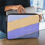 Funda Para Portátil Personalizado Blue Violet Lavender Blanda Rayo Ama<br><div class="desc">Mantén tu nuevo dispositivo electrónico a salvo de las escorias y arañazos con esta elegante funda de neopreno con cremallera con cremallera de protección contemporánea, azul giratorio, lavanda, amarillo de maíz claro y rayas color violeta pastel. Con espacio para personalizar con el nombre, el monograma o las iniciales de su...</div>