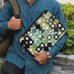 Funda Para Portátil Personalizado Olive Green Black Brown Retro Art Pa<br><div class="desc">Hermoso taupe contemporáneo negro, marrón oscuro, gris, beige, círculos geométricos de color verde azulado y verde oliva y medio círculo en un fondo blanco crujiente. Con la opción de personalizar o personalización con un monograma de nombre o inicial de su elección. Diseño ornado, elegante, elegante y ecléctico para la elegante...</div>