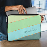 Funda Para Portátil Personalizado Verano Verde Seaglass Blue Yellow St<br><div class="desc">Mantén tu nuevo dispositivo electrónico a salvo de los escarabajos y arañazos con este elegante protector azul verde azulado, turquesa acuática, menta ligera, neopreno resistente al agua color verde pastel y manga de neopreno resistente al agua con cremallera. Con espacio para personalizar con el nombre, el monograma o las iniciales...</div>