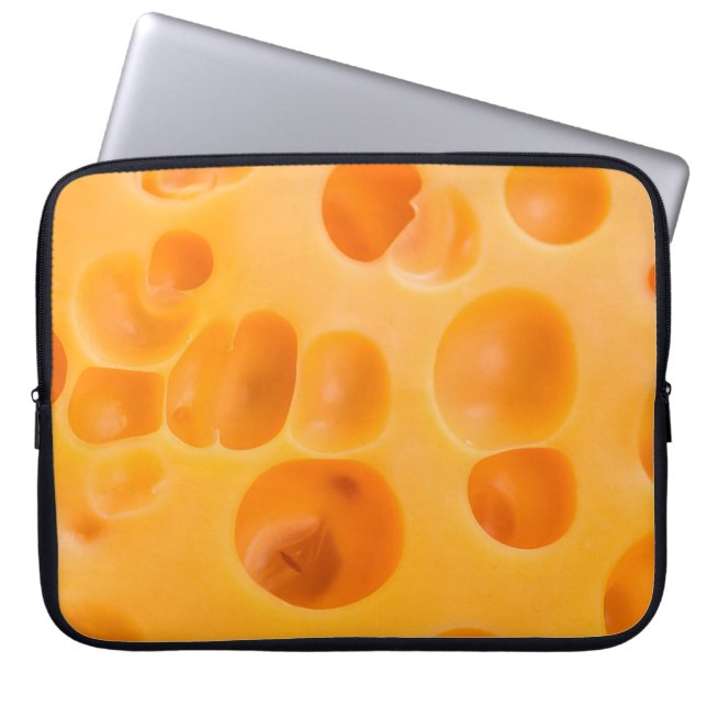 Funda Para Portátil Pieza de queso aislada. (Frente)