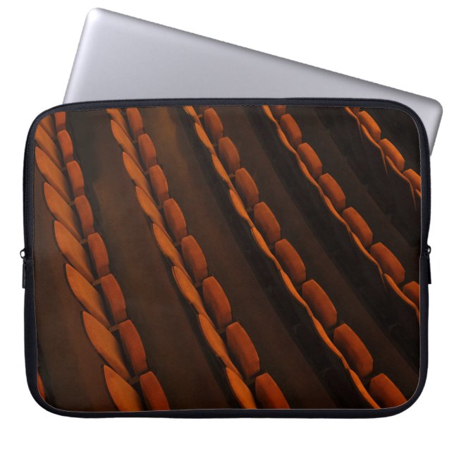 Funda Para Portátil Pila de sillas amarillas (Frente)