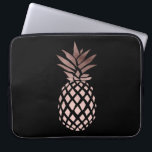 Funda Para Portátil piña tropical del falso oro color de rosa claro<br><div class="desc">Diseño minimalista y elegante que representa la falsa piña color de rosa del oro. Usted puede elegir el color de fondo.</div>