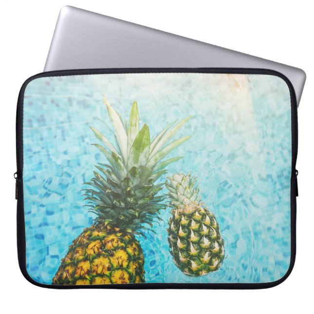 Funda Para Portátil Piñas en piscina (Frente)