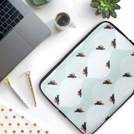 Funda Para Portátil Pingüinos juguetones deslizándose sobre el patrón