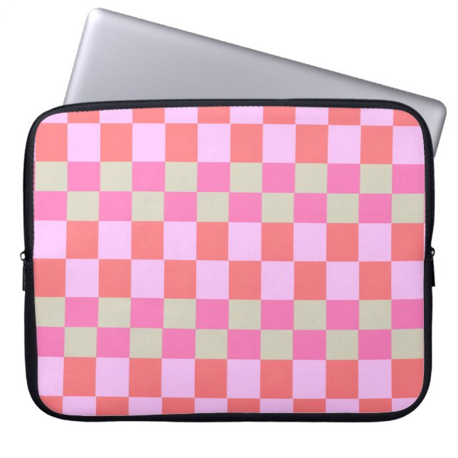 Funda Para Portátil Pink and Sand Beige Retro Checkerboard Pattern (Frente)