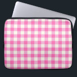 Funda Para Portátil Pink Gingham Plaid Cottagecore<br><div class="desc">Tendencia de picnic de primavera moderna,  con un patrón de tartán de chapa de gingham en colores rosados y blancos cálidos.</div>