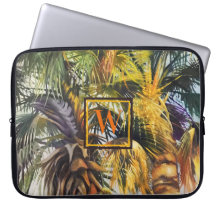 Pintado de palmeras tropicales con monograma