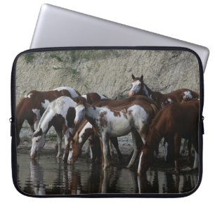 Funda Para Portátil Pinte la consumición de los caballos