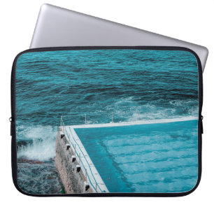 Funda Para Portátil Piscina cerca del mar