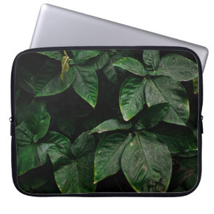 FUNDA PARA PORTÁTIL PLANTA VERDE EN FOTOGRAFÍA CENTRAL
