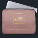 Funda Para Portátil Plantilla elegante moderna Brown del monograma del<br><div class="desc">Manga elegante moderna del ordenador portátil de Brown de la plantilla del monograma del oro.</div>