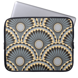 Funda Para Portátil Plata De Marfil: Mosaico Floral Circular.