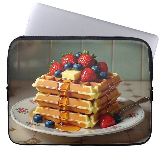 Funda Para Portátil Plato Antiguo de Waffles con Fresas  (Frente)