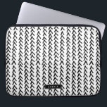 Funda Para Portátil Portátil personalizado del patrón tribal ruso negr<br><div class="desc">Bolsa rústica personalizada para portátiles con motivos rústicos en blanco y negro. Este artículo único será perfecto como regalo.</div>