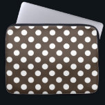 Funda Para Portátil Pos de polka blanca en marrón<br><div class="desc">Pos de polka blanca en marrón</div>