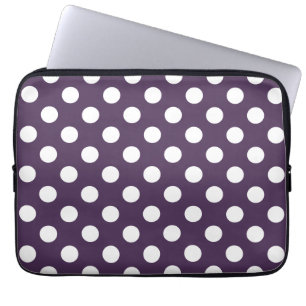 Funda Para Portátil Pos de polka blanco sobre púrpura de ciruela