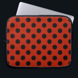 Funda Para Portátil Pos de polka negra en rojo<br><div class="desc">Pos de polka negra en rojo</div>