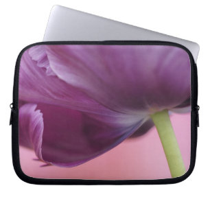 Funda Para Portátil Primer plano del envés de la flor de tulipán, Kuek
