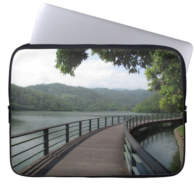 Funda Para Portátil Puente de bicicleta sobre el agua (Frente)