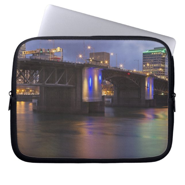 Funda Para Portátil Puente Morrison sobre el río Willamette (Frente)