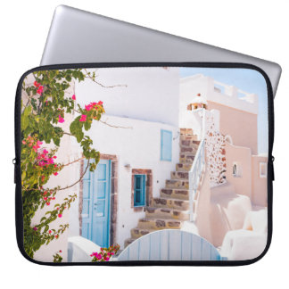 FUNDA PARA PORTÁTIL PUERTA AZUL CERRADA