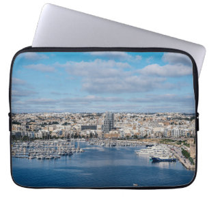 Funda Para Portátil Puerto de Sliema con edificios modernos y barcos