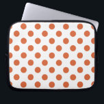 Funda Para Portátil Puntos de polka naranja quemados<br><div class="desc">La polka naranja quemada tiene un fondo blanco.</div>