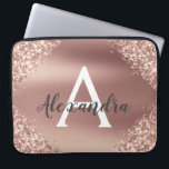 Funda Para Portátil Purpurina rosa de oro y monograma de espuma<br><div class="desc">Purpurina Rosa Gold Faux y Relieve metalizado Metálico Sparkle Elegante Funda Monograma. Este funda se puede personalizar para incluir su nombre inicial y su nombre de pila.</div>
