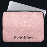 Funda Para Portátil Purpurina rosa elegante personalizado<br><div class="desc">Este funda de laptop femenina personalizada tiene tu nombre en texto negro sobre un hermoso fondo purpurina rosa. Personalizar al funda del ordenador portátil con el nombre de su elección para que alguien se sienta especial. Hace un regalo divertido para cumpleaños o Navidades, y perfecto para volver a la escuela....</div>