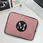 Funda Para Portátil Purpurina rosa moderno Nombre del monograma de la<br><div class="desc">Un moderno diseño rosa brillante/purpurina con un nombre monogramado personalizado e inicial.</div>