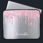 Funda Para Portátil Purpurina rosado plateado gotea nombre niñita<br><div class="desc">Una elegante caja de ipad de glamur y gambas. goteo de purpurina falso rosado,  goteo de pintura. Moda de fondo falso plateado. Inserte su nombre,  escrito con un guión de estilo moderno con letras a mano. Letras de color blanco.</div>