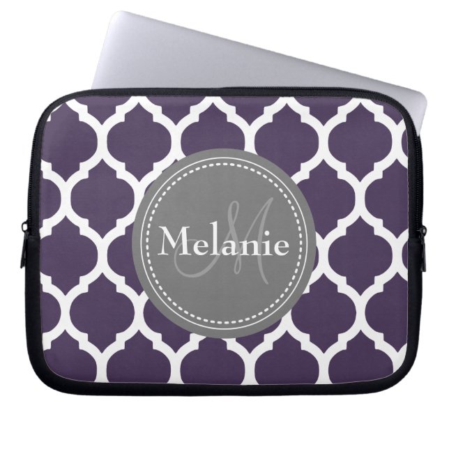 Funda Para Portátil Quatrefoil morado y gris monogramado (Frente)