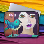 Funda Para Portátil Resumen Chica y pájaro morado y Verde azulado pers<br><div class="desc">Agregue su nombre a este dulce funda de comprimidos personalizado. ilustracion caprichoso bonito de una chica de arte folclórico con un pájaro en el hombro. Bonitos de acentos de arte aéreo abstracto verde azulado y púrpura.</div>