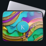 Funda Para Portátil Resumen moderno de joyas coloridas y monograma de<br><div class="desc">Este diseño de manga para fundas portátil presenta un diseño hermoso y colorido con turquesa, violeta, azul y verde girados con oro metálico falso. El centro contiene un primer monograma. El diseño aparece en tres dimensiones. Super único y divertido, sin duda es uno de los más bonitos. Creado por Simply...</div>