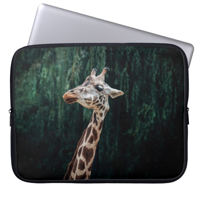 FUNDA PARA PORTÁTIL RETRATO DE GIRAFFE CUTE (Frente)