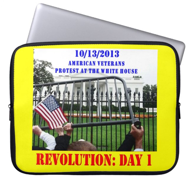 FUNDA PARA PORTÁTIL REVOLICIÓN: DÍA 1 (Frente)